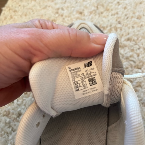 New Balance Cream and Gray Athletic Shoes 9060 - Picture 6 of 11